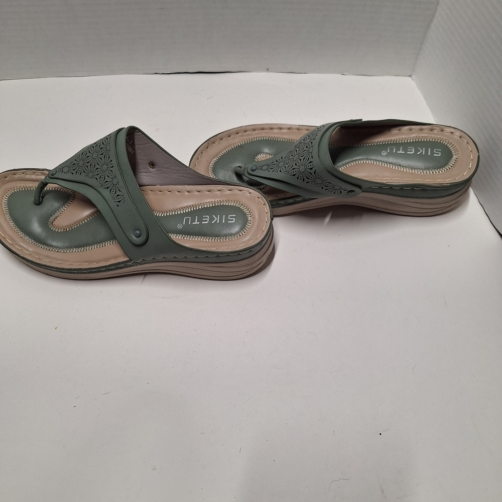 SIKETU Women's Stylish Green Sandals - Picture 5 of 7